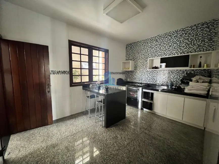 Foto 4 de Casa com 4 quartos à venda, 472m2 em Contagem - MG