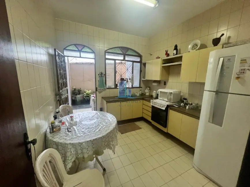 Foto 5 de Casa com 7 quartos à venda, 360m2 em Contagem - MG