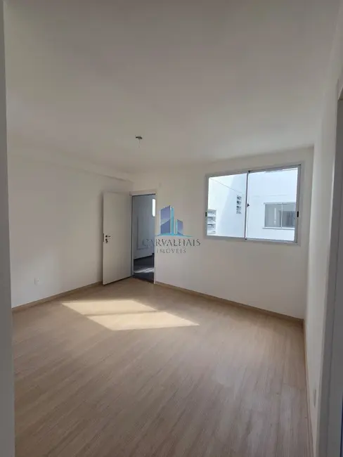 Foto 3 de Apartamento com 2 quartos para alugar, 45m2 em Contagem - MG