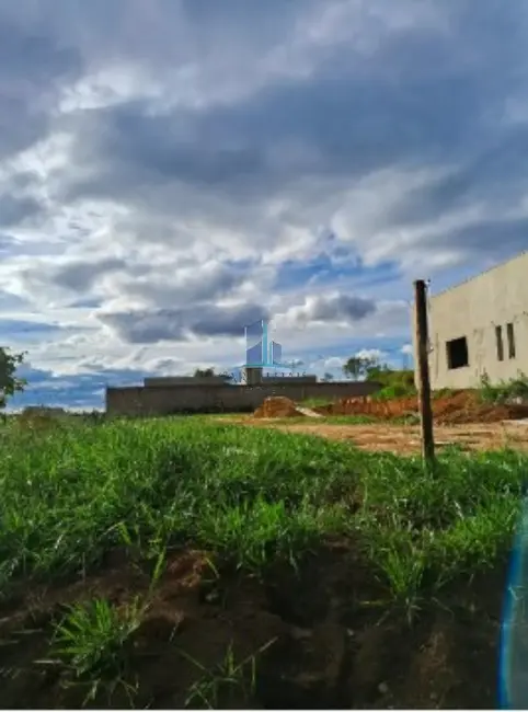 Foto 2 de Terreno / Lote à venda, 650m2 em Contagem - MG