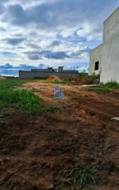 Foto 1 de Terreno / Lote à venda, 650m2 em Contagem - MG