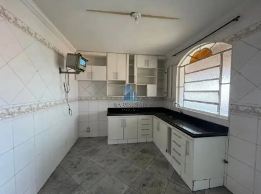 Foto 8 de Casa com 4 quartos para alugar, 360m2 em Contagem - MG