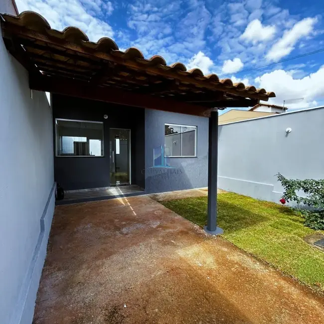 Casa com 2 quartos à venda, 100m2 em Mateus Leme - MG - imagem 1 Foto 1 de Casa com 2 quartos à venda, 100m2 em Mateus Leme - MG
