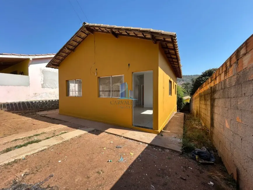 Foto 1 de Casa com 3 quartos à venda, 250m2 em Mateus Leme - MG