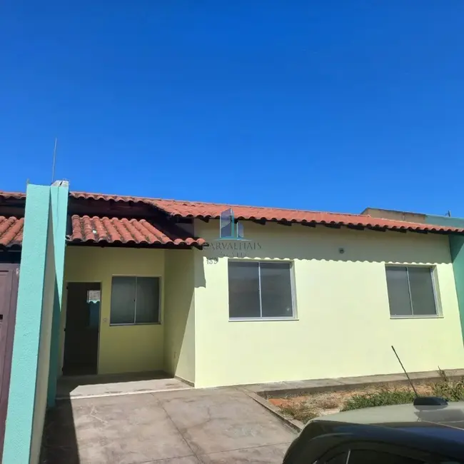 Foto 1 de Casa com 2 quartos à venda, 53m2 em Mateus Leme - MG