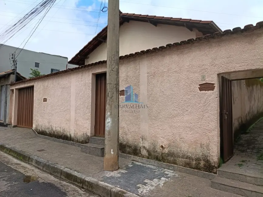 Casa com 3 quartos à venda, 300m2 em Betim - MG - imagem 1 Foto 1 de Casa com 3 quartos à venda, 300m2 em Betim - MG
