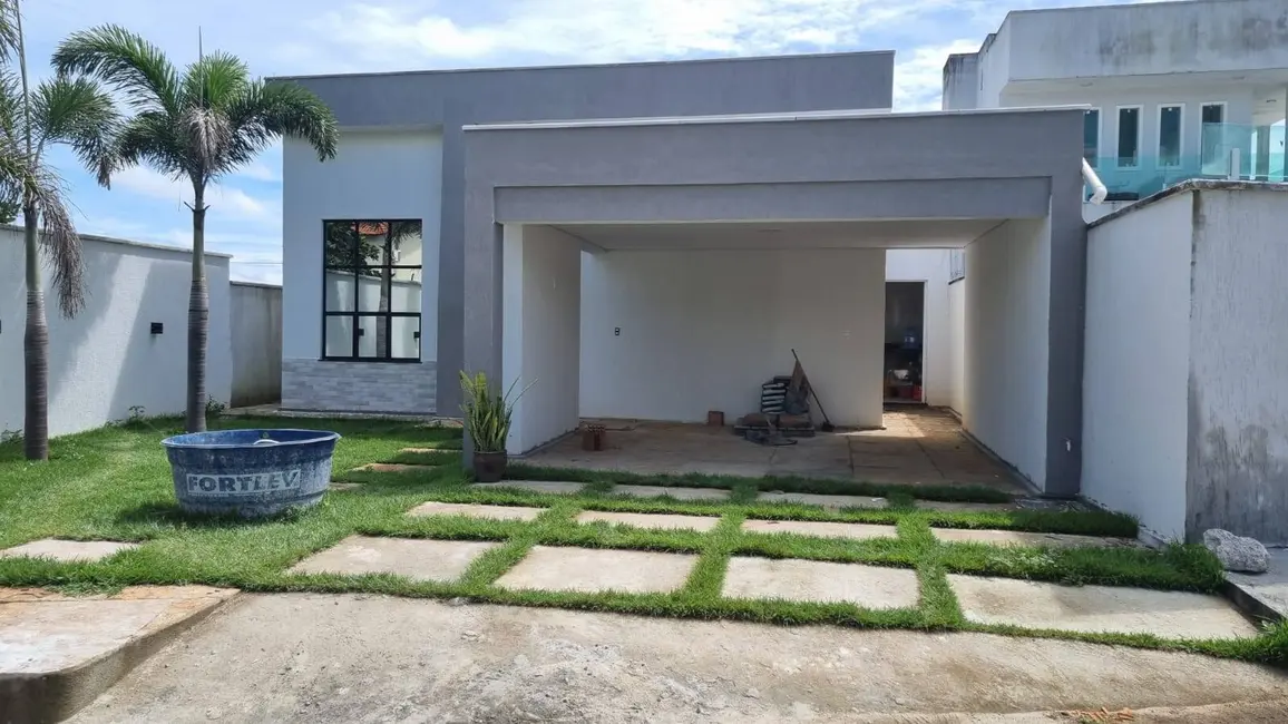 Foto 1 de Casa com 3 quartos à venda, 160m2 em Aquiraz - CE