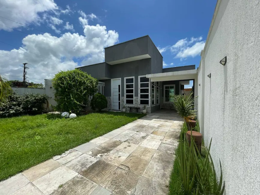 Foto 1 de Casa com 2 quartos à venda, 140m2 em Aquiraz - CE