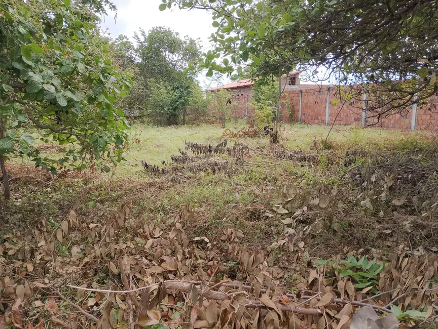 Foto 1 de Terreno / Lote à venda, 2880m2 em Aquiraz - CE