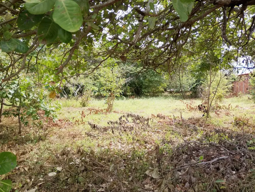 Foto 2 de Terreno / Lote à venda, 2880m2 em Aquiraz - CE