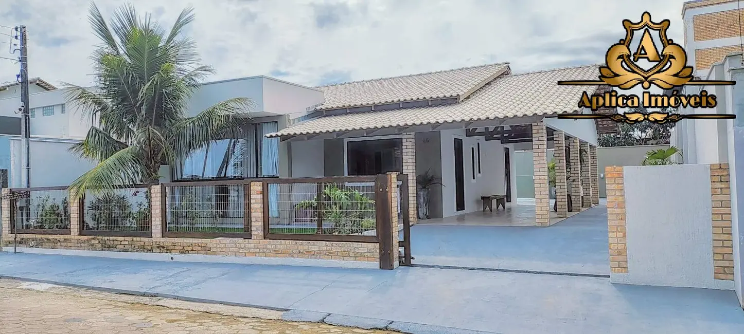 Foto 1 de Casa com 2 quartos à venda, 180m2 em Penha - SC