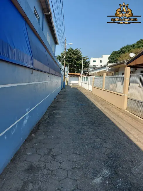 Casa com 3 quartos à venda, 90m2 em Centro, Navegantes - SC - imagem 9 Foto 9 de Casa com 3 quartos à venda, 90m2 em Centro, Navegantes - SC