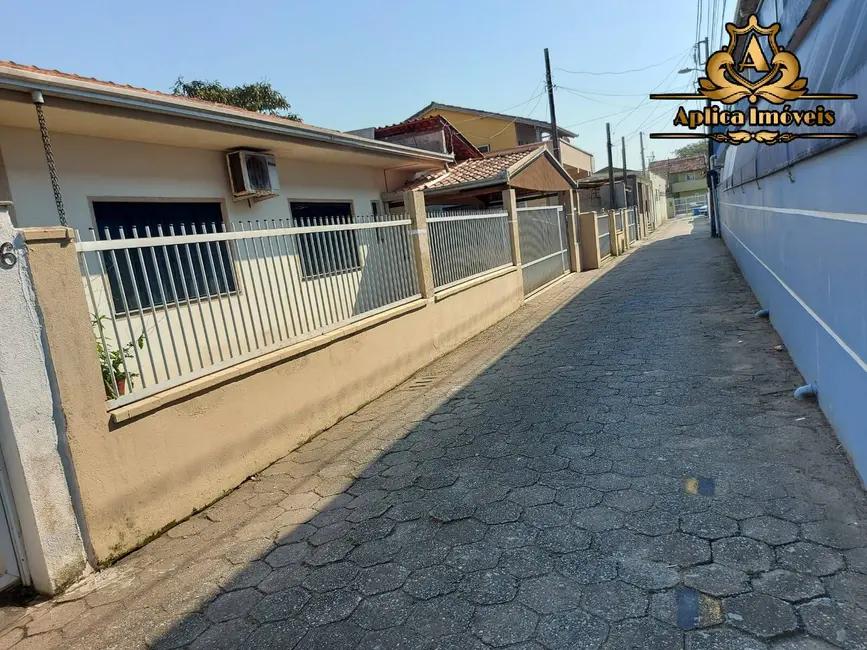 Casa com 3 quartos à venda, 90m2 em Centro, Navegantes - SC - imagem 3 Foto 3 de Casa com 3 quartos à venda, 90m2 em Centro, Navegantes - SC
