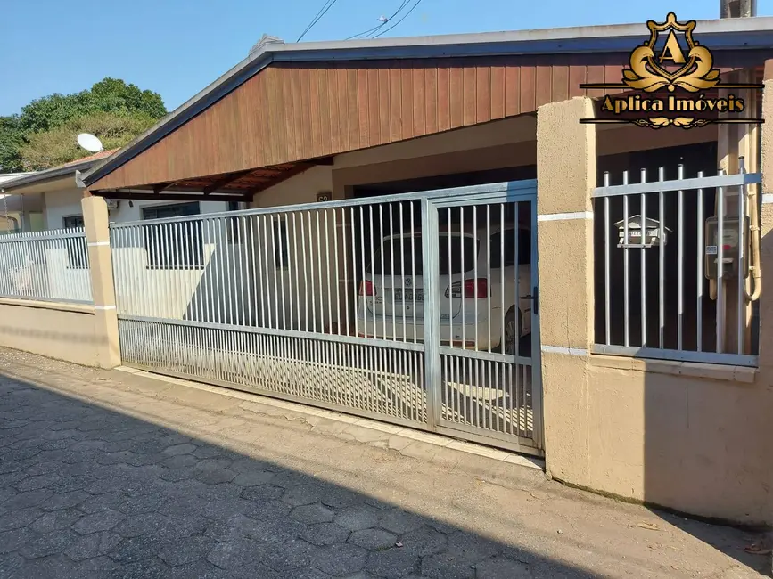 Foto 1 de Casa com 3 quartos à venda, 90m2 em Centro, Navegantes - SC