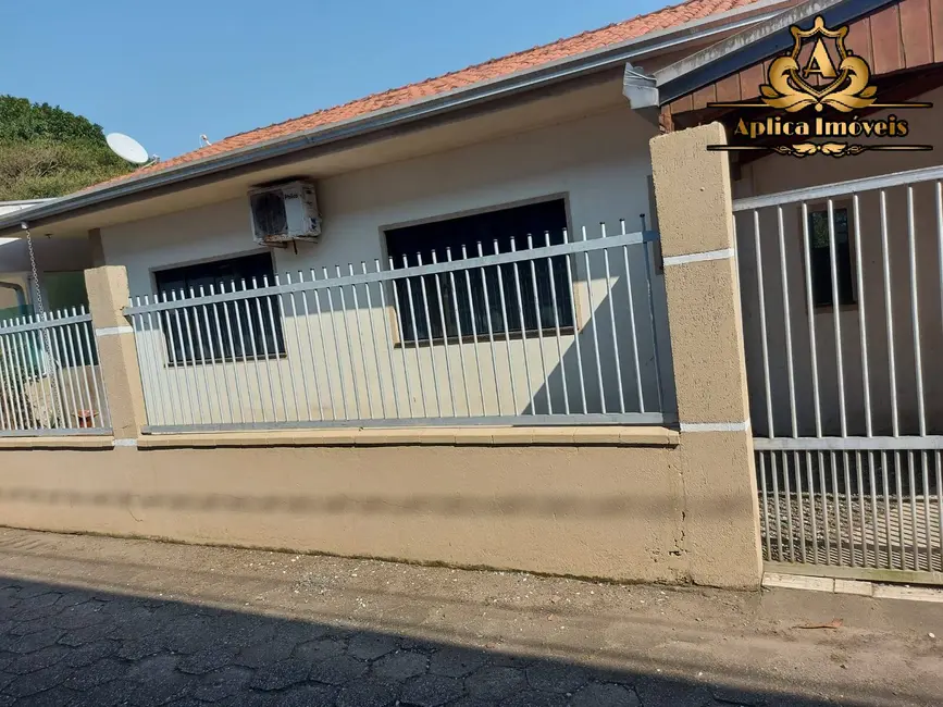 Casa com 3 quartos à venda, 90m2 em Centro, Navegantes - SC - imagem 5 Foto 5 de Casa com 3 quartos à venda, 90m2 em Centro, Navegantes - SC