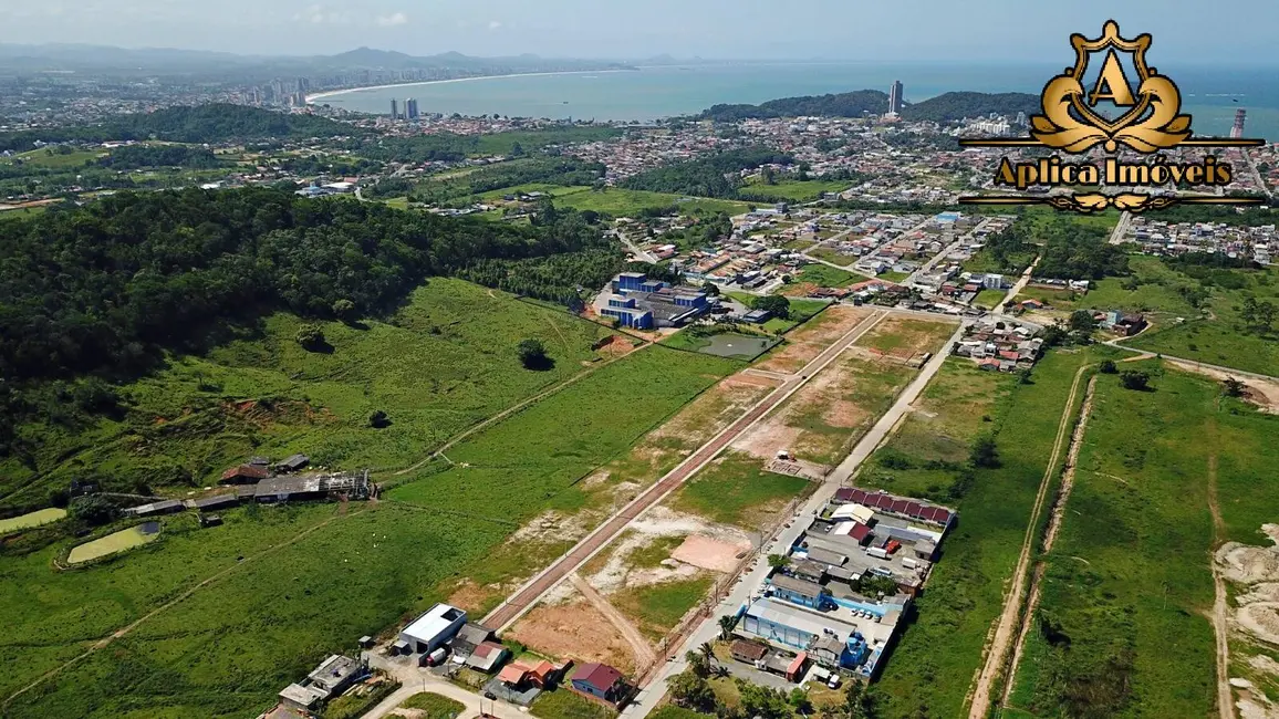 Foto 1 de Terreno / Lote à venda, 550m2 em Penha - SC