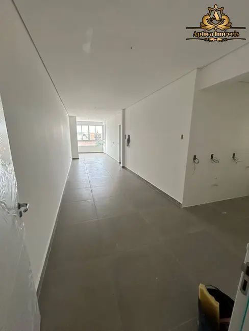 Foto 4 de Apartamento com 2 quartos à venda, 72m2 em Meia Praia, Navegantes - SC