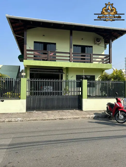 Foto 1 de Casa com 4 quartos à venda, 275m2 em Centro, Navegantes - SC