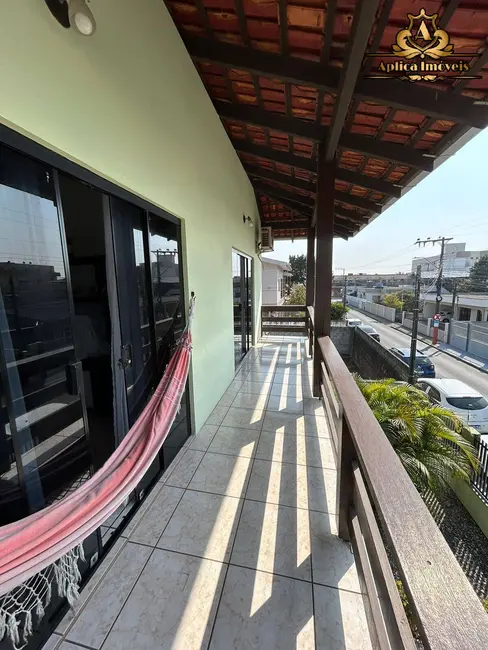 Foto 2 de Casa com 4 quartos à venda, 275m2 em Centro, Navegantes - SC