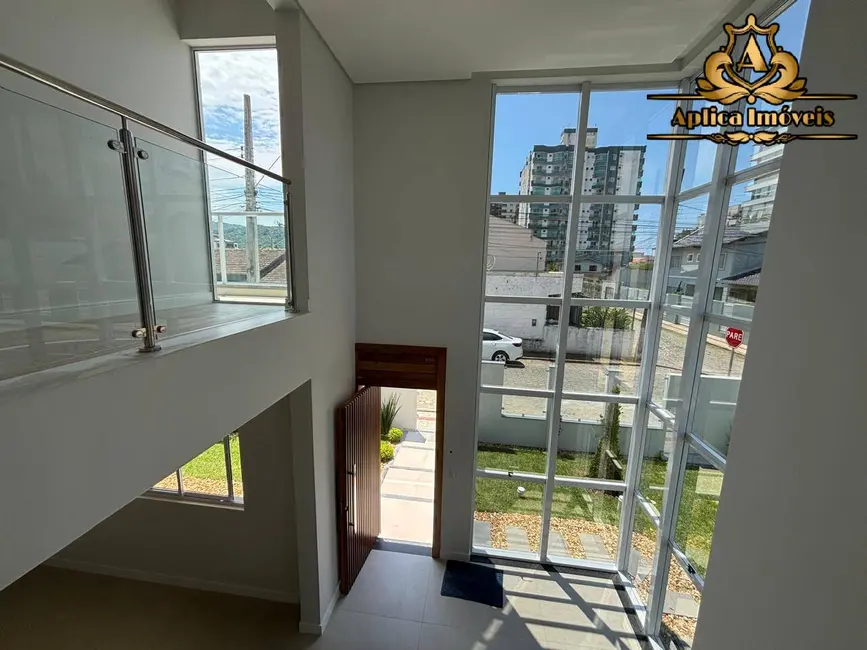 Foto 2 de Casa com 3 quartos à venda, 143m2 em Gravatá, Navegantes - SC