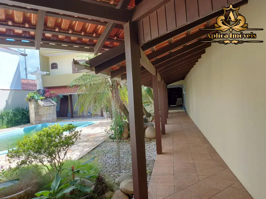 Foto 4 de Casa com 3 quartos à venda, 300m2 em Meia Praia, Navegantes - SC