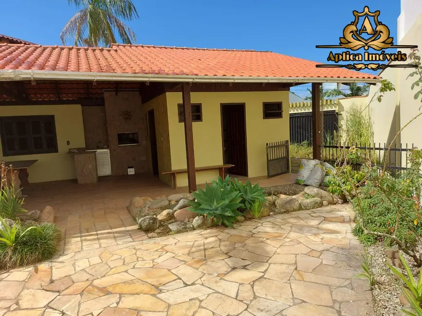 Foto 5 de Casa com 3 quartos à venda, 300m2 em Meia Praia, Navegantes - SC