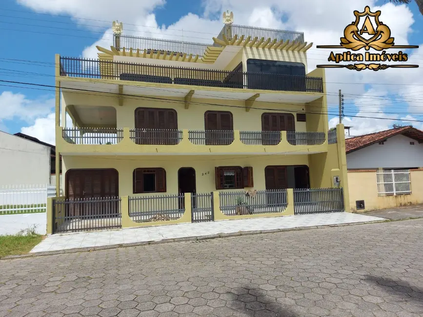 Foto 2 de Casa com 3 quartos à venda, 300m2 em Meia Praia, Navegantes - SC