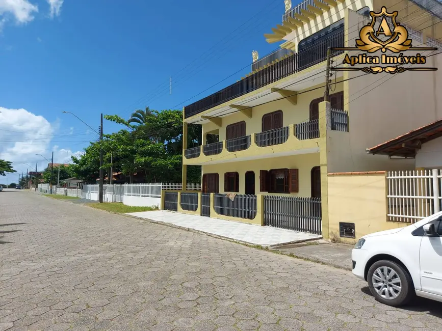 Foto 3 de Casa com 3 quartos à venda, 300m2 em Meia Praia, Navegantes - SC