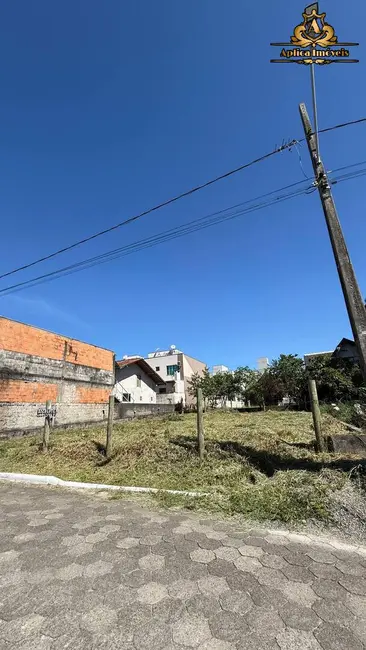 Foto 1 de Terreno / Lote à venda, 260m2 em Balneario Picarras - SC
