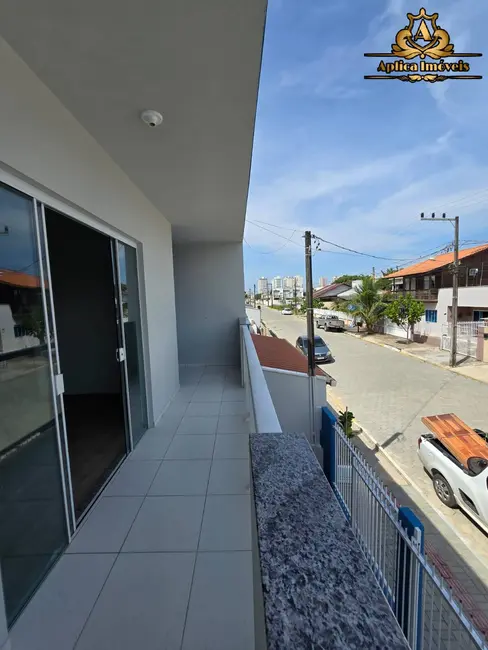 Foto 2 de Casa com 2 quartos à venda em Balneario Picarras - SC