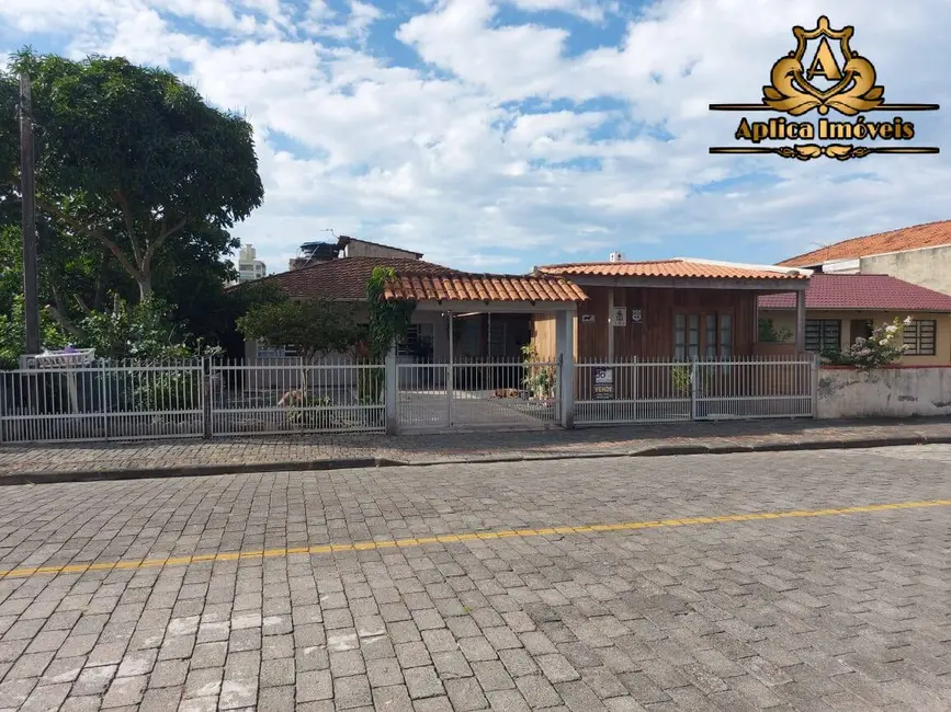 Foto 2 de Casa com 4 quartos à venda, 319m2 em Meia Praia, Navegantes - SC