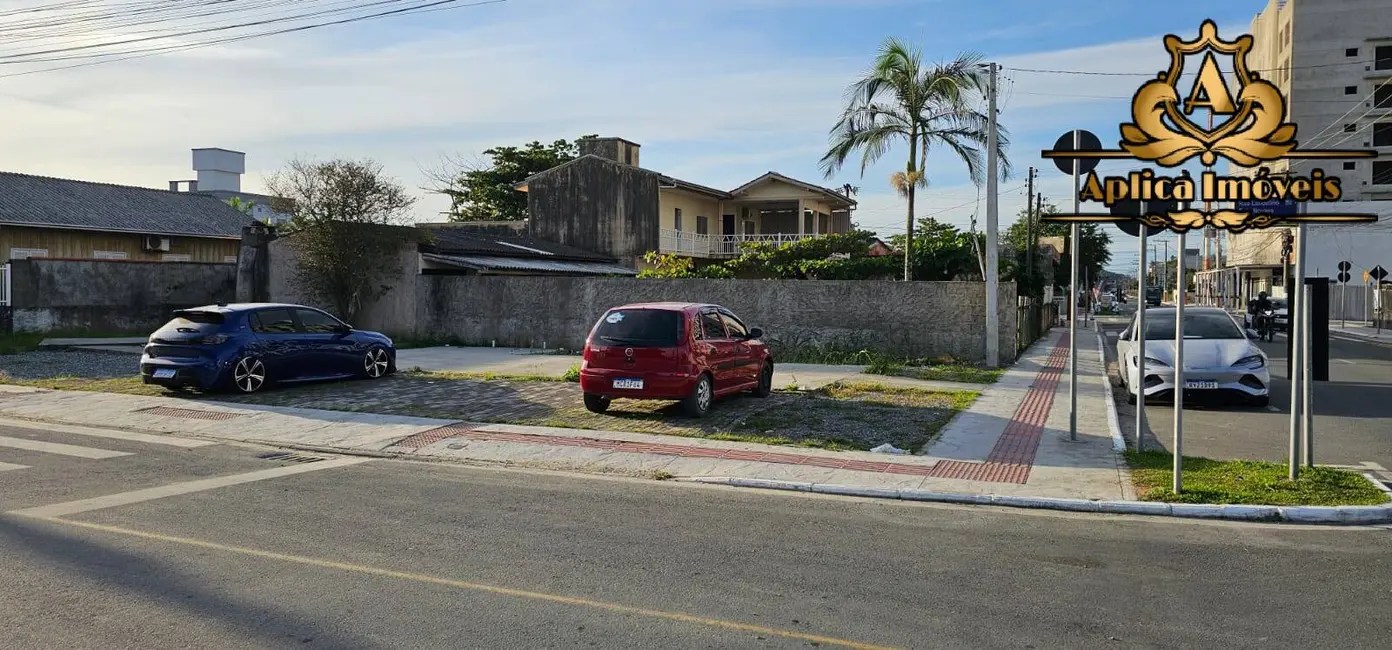 Foto 3 de Terreno / Lote à venda, 318m2 em Meia Praia, Navegantes - SC
