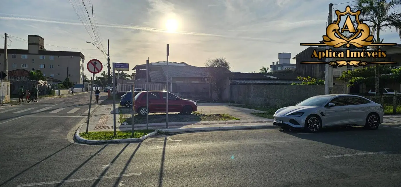 Foto 1 de Terreno / Lote à venda, 318m2 em Meia Praia, Navegantes - SC