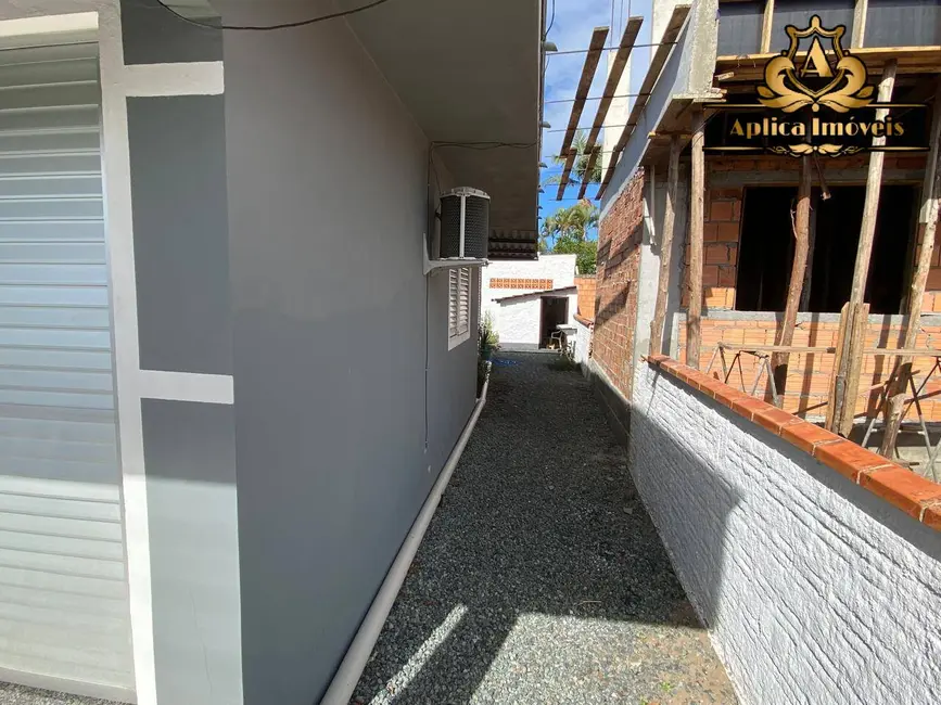 Foto 5 de Casa com 2 quartos à venda, 330m2 em Meia Praia, Navegantes - SC