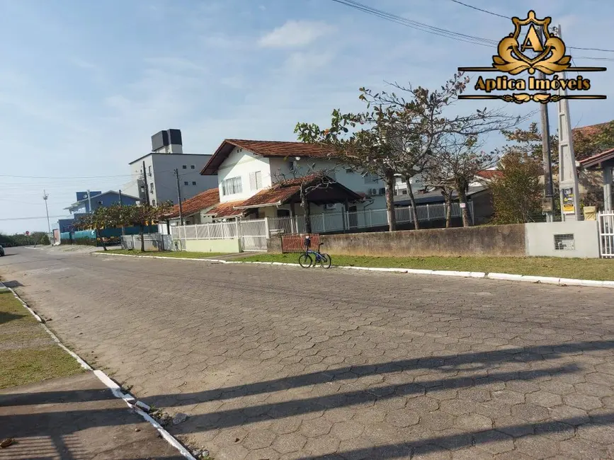 Foto 1 de Terreno / Lote à venda, 300m2 em Meia Praia, Navegantes - SC