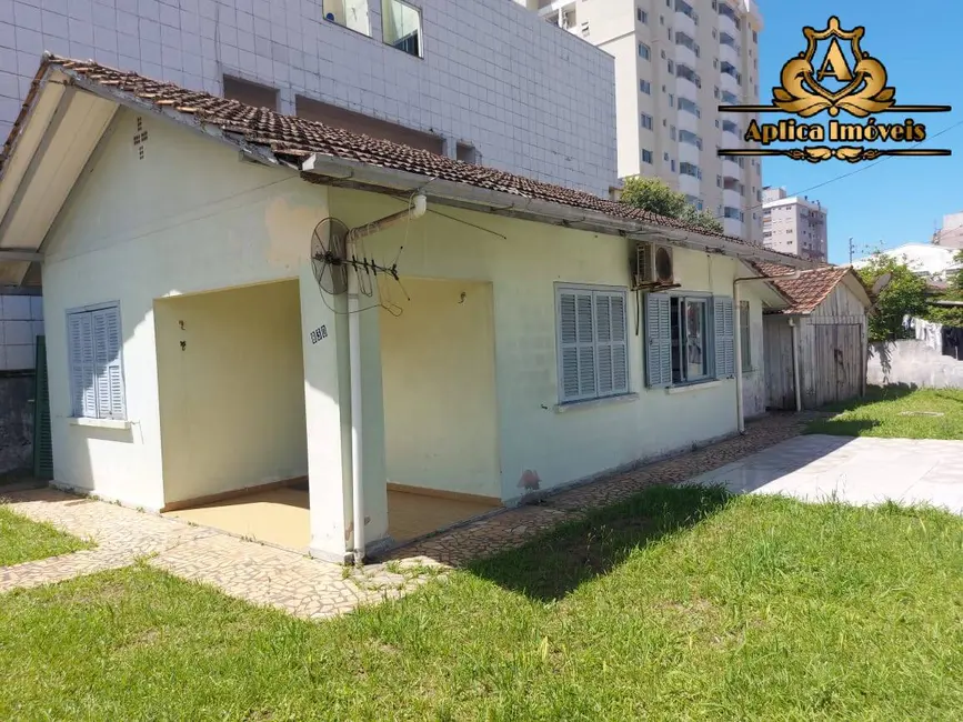 Foto 3 de Casa com 3 quartos à venda, 90m2 em Meia Praia, Navegantes - SC