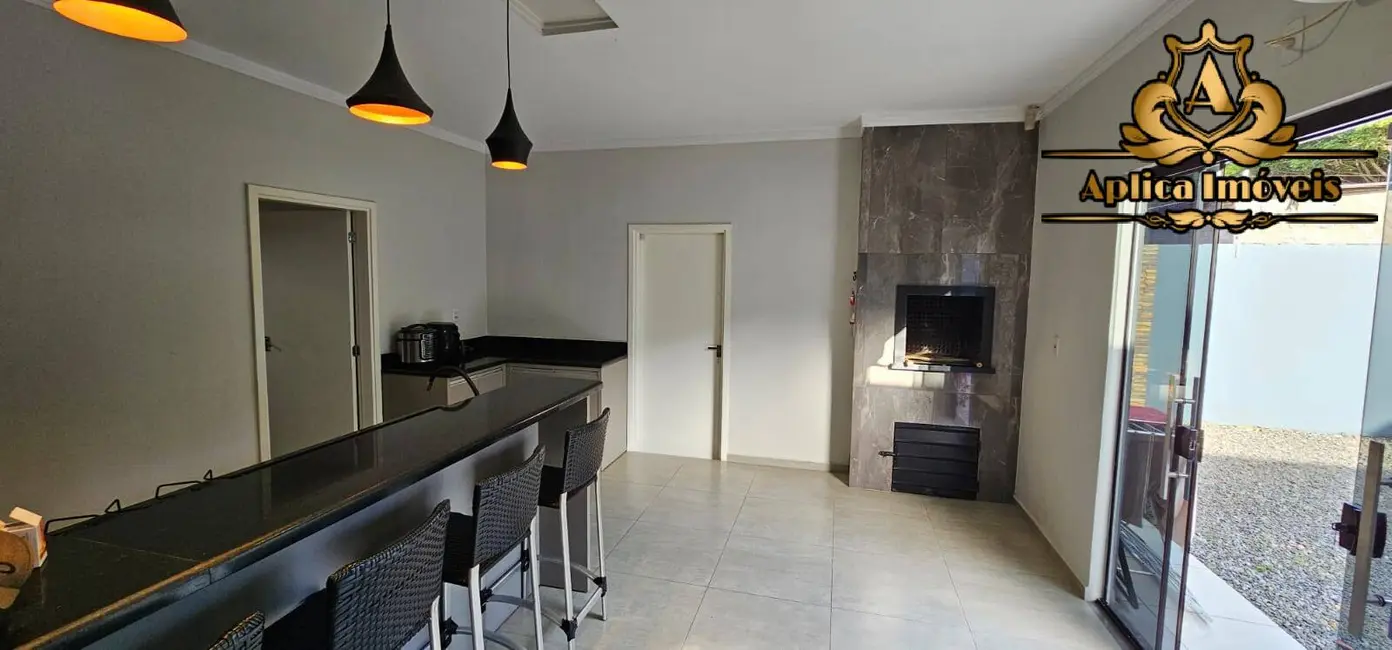 Foto 5 de Casa com 3 quartos à venda, 190m2 em Meia Praia, Navegantes - SC