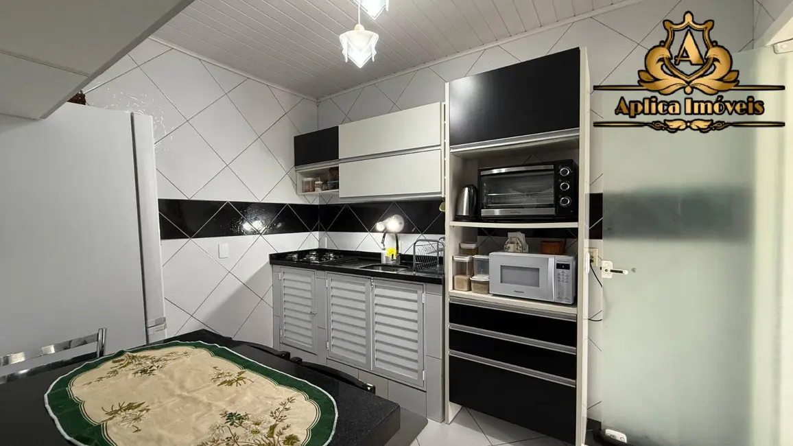 Foto 4 de Casa com 2 quartos à venda, 121m2 em Meia Praia, Navegantes - SC