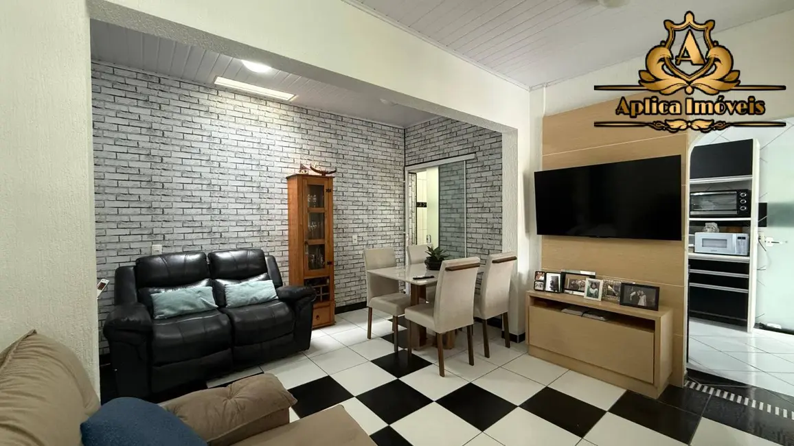 Foto 6 de Casa com 2 quartos à venda, 121m2 em Meia Praia, Navegantes - SC