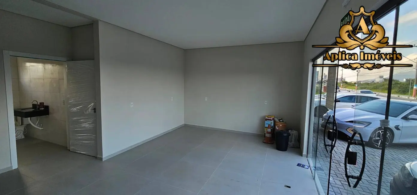 Foto 1 de Sala Comercial para alugar, 40m2 em Meia Praia, Navegantes - SC