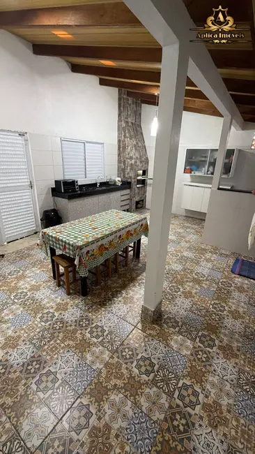Casa com 2 quartos para alugar, 100m2 em Meia Praia, Navegantes - SC - imagem 5 Foto 5 de Casa com 2 quartos para alugar, 100m2 em Meia Praia, Navegantes - SC