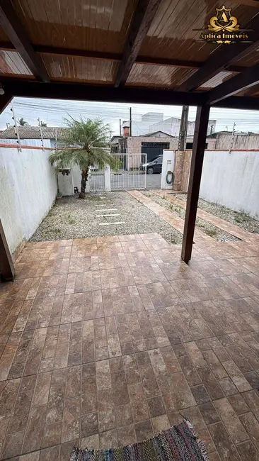 Casa com 2 quartos para alugar, 100m2 em Meia Praia, Navegantes - SC - imagem 3 Foto 3 de Casa com 2 quartos para alugar, 100m2 em Meia Praia, Navegantes - SC