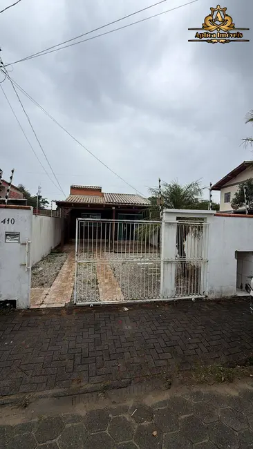 Casa com 2 quartos para alugar, 100m2 em Meia Praia, Navegantes - SC - imagem 2 Foto 2 de Casa com 2 quartos para alugar, 100m2 em Meia Praia, Navegantes - SC