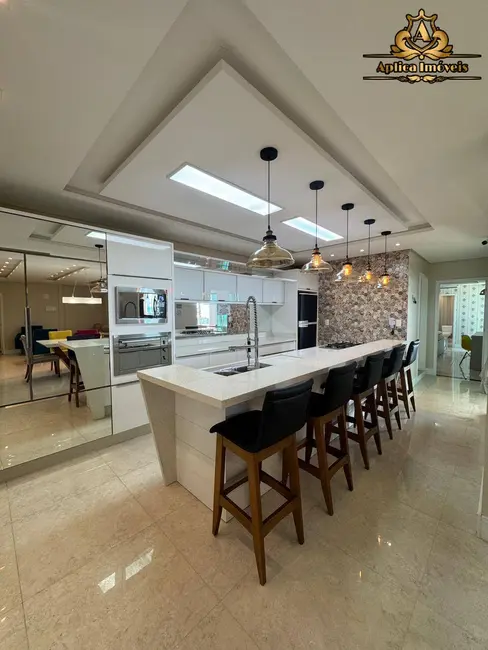 Foto 5 de Casa com 4 quartos à venda, 340m2 em Meia Praia, Navegantes - SC