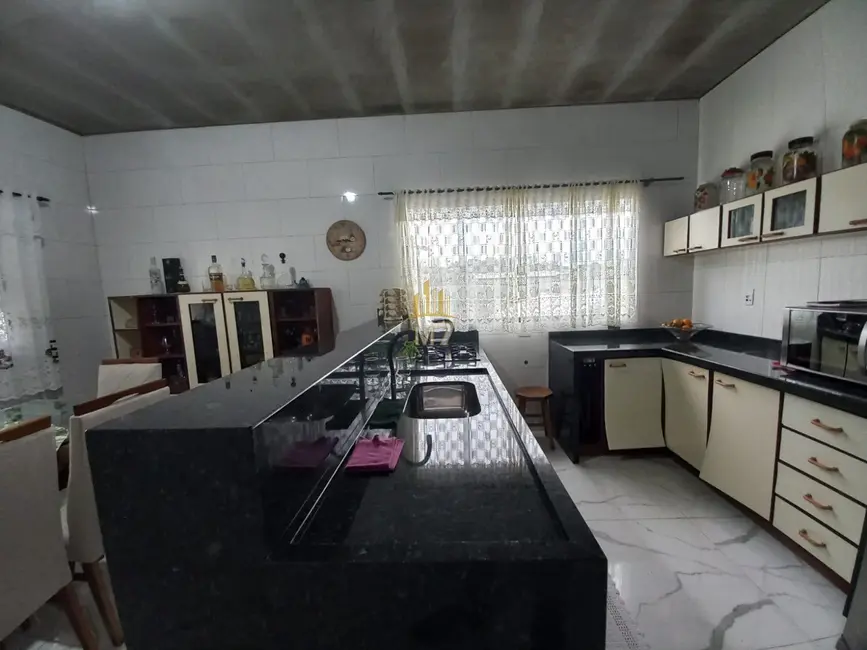 Foto 3 de Casa com 6 quartos à venda, 302m2 em Badenfurt, Blumenau - SC