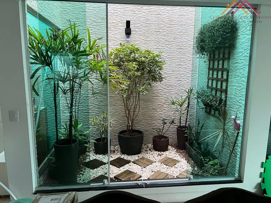 Sobrado com 3 quartos à venda, 259m2 em Laranjeiras, Caieiras - SP - imagem 6 Foto 6 de Sobrado com 3 quartos à venda, 259m2 em Laranjeiras, Caieiras - SP