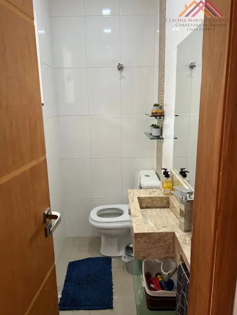 Sobrado com 3 quartos à venda, 259m2 em Laranjeiras, Caieiras - SP - imagem 5 Foto 5 de Sobrado com 3 quartos à venda, 259m2 em Laranjeiras, Caieiras - SP