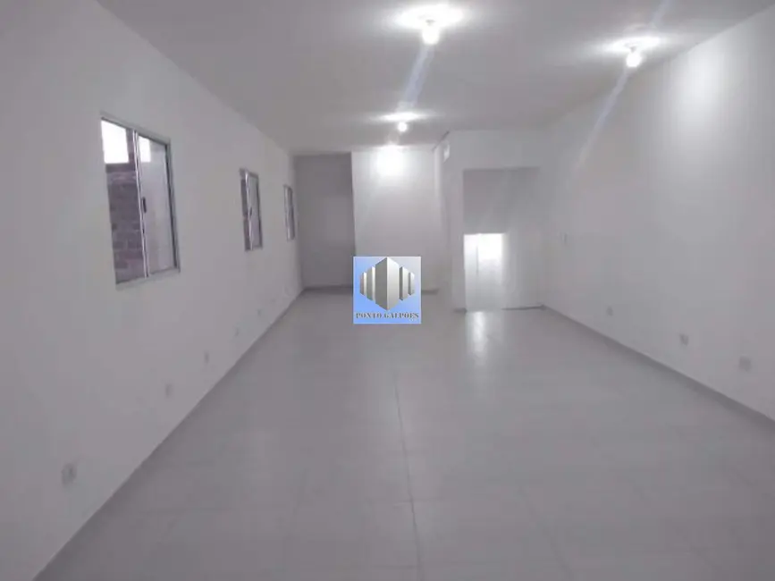 Armazém / Galpão para alugar, 700m2 em Jardim Presidente Dutra, Guarulhos - SP - imagem 9 Foto 9 de Armazém / Galpão para alugar, 700m2 em Jardim Presidente Dutra, Guarulhos - SP