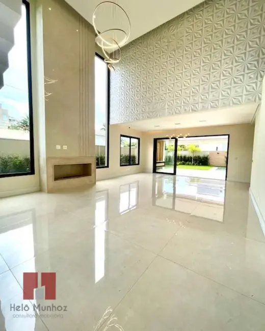 Casa à venda, 450m2 em Alphaville, Santana De Parnaiba - SP - imagem 3 Foto 3 de Casa à venda, 450m2 em Alphaville, Santana De Parnaiba - SP