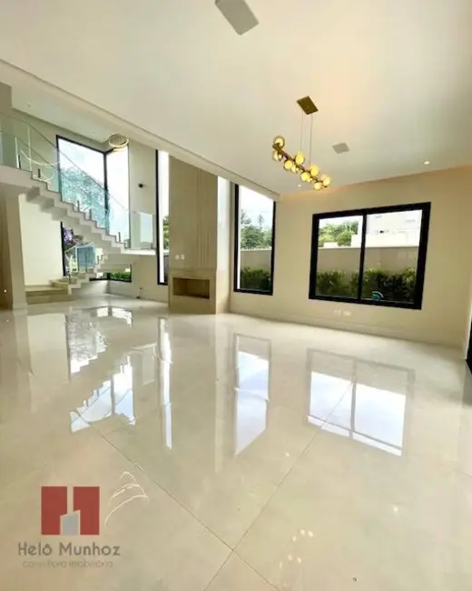 Casa à venda, 450m2 em Alphaville, Santana De Parnaiba - SP - imagem 2 Foto 2 de Casa à venda, 450m2 em Alphaville, Santana De Parnaiba - SP